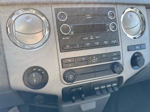 Used 2011 Ford F250 XLT w/ XTR Pkg image 17