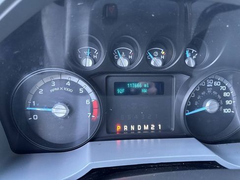 Used 2015 Ford F250 XLT w/ Camper Package AWD/4WD image 11