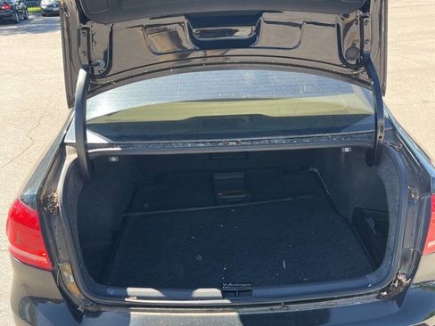 Used 2012 Volkswagen Passat TDI SEL Premium FWD image 18