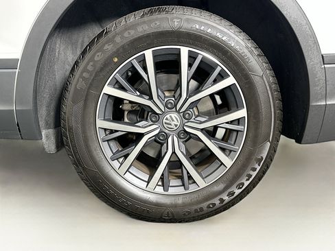 Used 2021 Volkswagen Tiguan S image 11