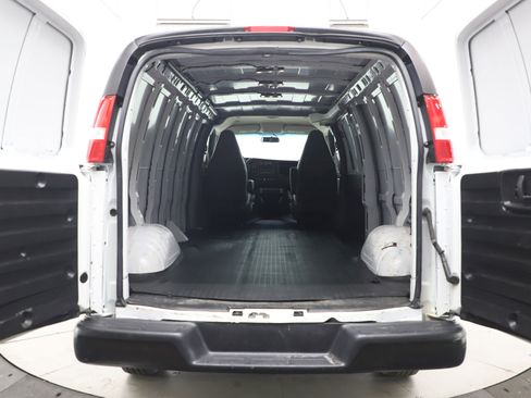 Used 2024 GMC Savana 2500 Extended w/ Driver Convenience Package RWD image 16