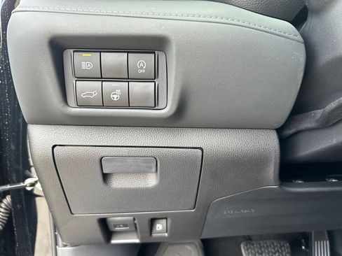 Used 2026 Toyota Highlander Limited AWD/4WD image 17