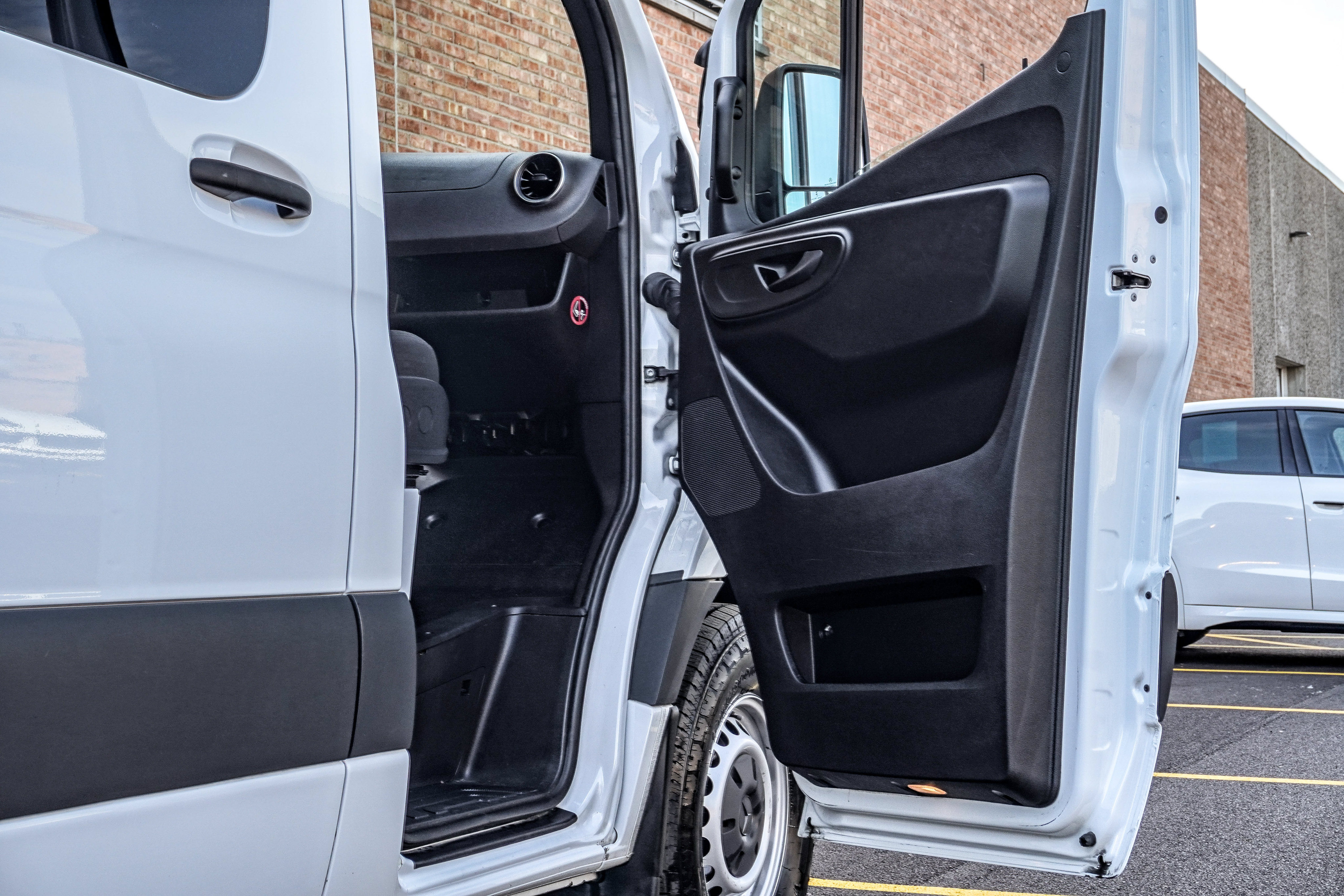 Used 2025 Mercedes-Benz Sprinter 2500 image 17
