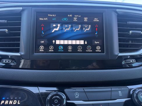 Used 2021 Chrysler Voyager Lxi FWD image 21