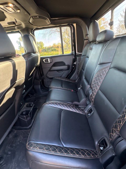 Used 2021 Jeep Gladiator Overland AWD/4WD image 9