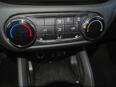Used 2023 Chevrolet TrailBlazer LT w/ LPO, Blackout Package FWD image 12