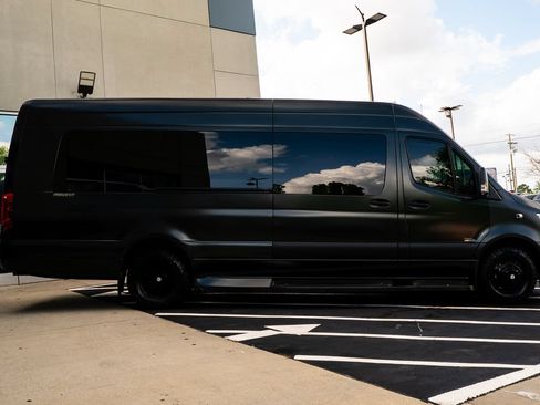 Used 2023 Mercedes-Benz Sprinter 3500 image 7