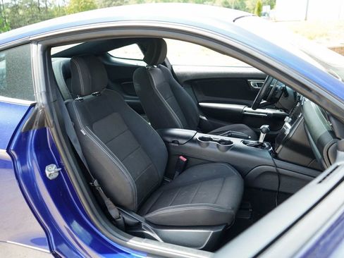 Used 2015 Ford Mustang Coupe RWD image 33