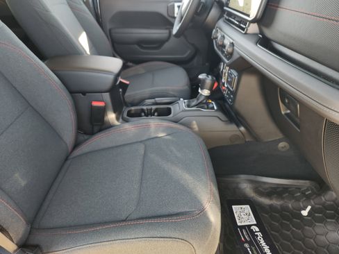 New 2025 Jeep Wrangler Unlimited Rubicon image 11