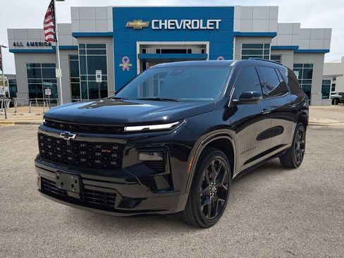 Used 2024 Chevrolet Traverse RS w/ LPO, Floor Liner Package FWD image 1