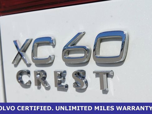 Certified 2024 Volvo XC60 B5 Plus w/ Protection Package Premier image 9