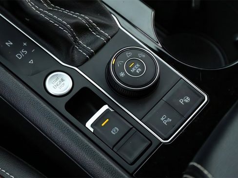 Used 2022 Volkswagen Atlas Cross Sport SEL Premium R-Line image 22