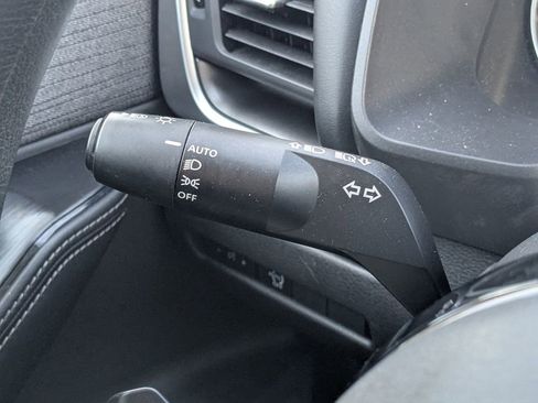 Used 2023 Nissan Rogue SV image 26