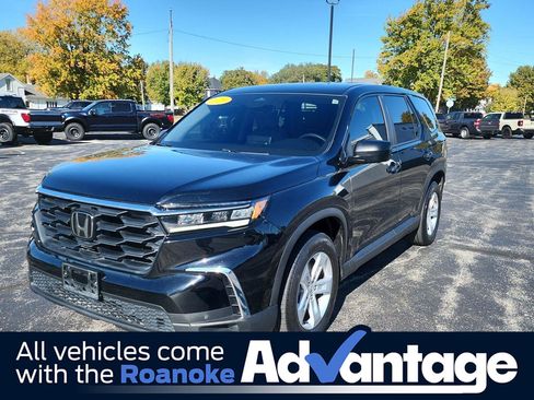 Used 2023 Honda Pilot LX image 1