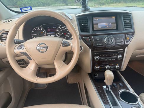 Used 2015 Nissan Pathfinder SL image 16