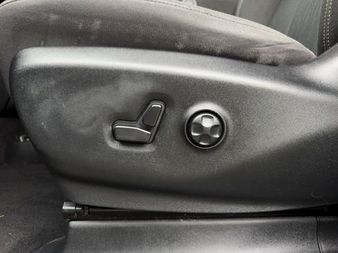 Used 2020 Chrysler Pacifica Touring w/ S Appearance Package FWD image 30