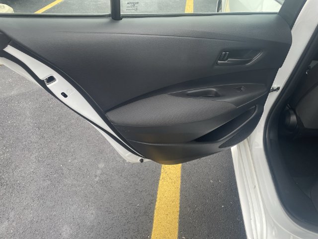 Used 2025 Toyota Corolla LE FWD image 28