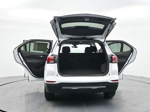 Used 2024 Chevrolet Equinox LT image 37