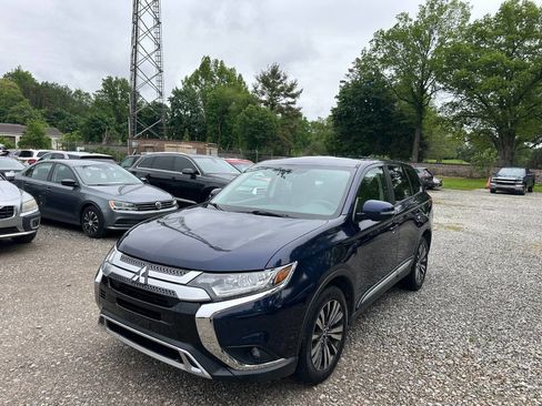 Used 2019 Mitsubishi Outlander SE AWD/4WD image 1