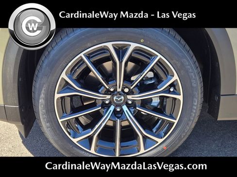Used 2025 MAZDA CX-70 Plug-In Hybrid w/ Premium Pkg image 12