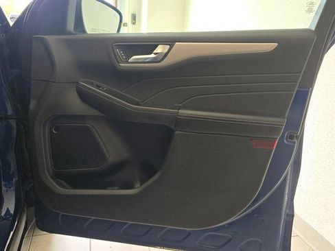 Used 2022 Ford Escape SEL w/ Technology Package FWD image 5