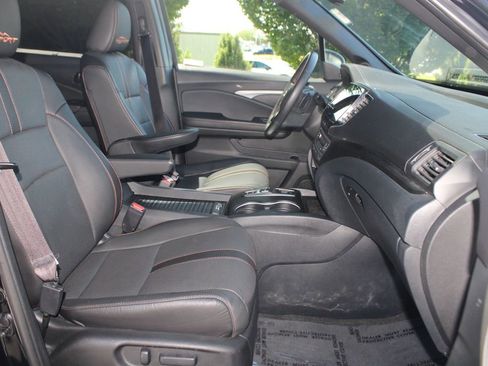 Used 2023 Honda Passport TrailSport image 12