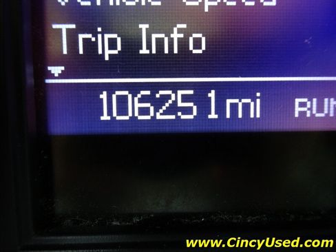 Used 2016 Chrysler Town & Country Touring FWD image 27