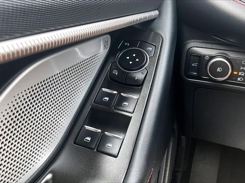 Used 2025 Ford Explorer ST image 34