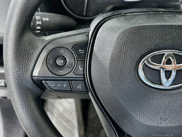 Used 2025 Toyota RAV4 LE AWD/4WD image 19