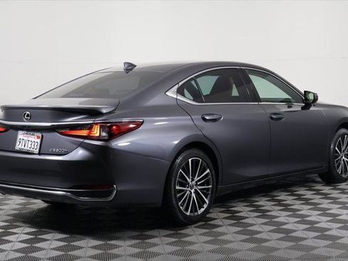 Certified 2025 Lexus ES 300h w/ Premium Package image 4