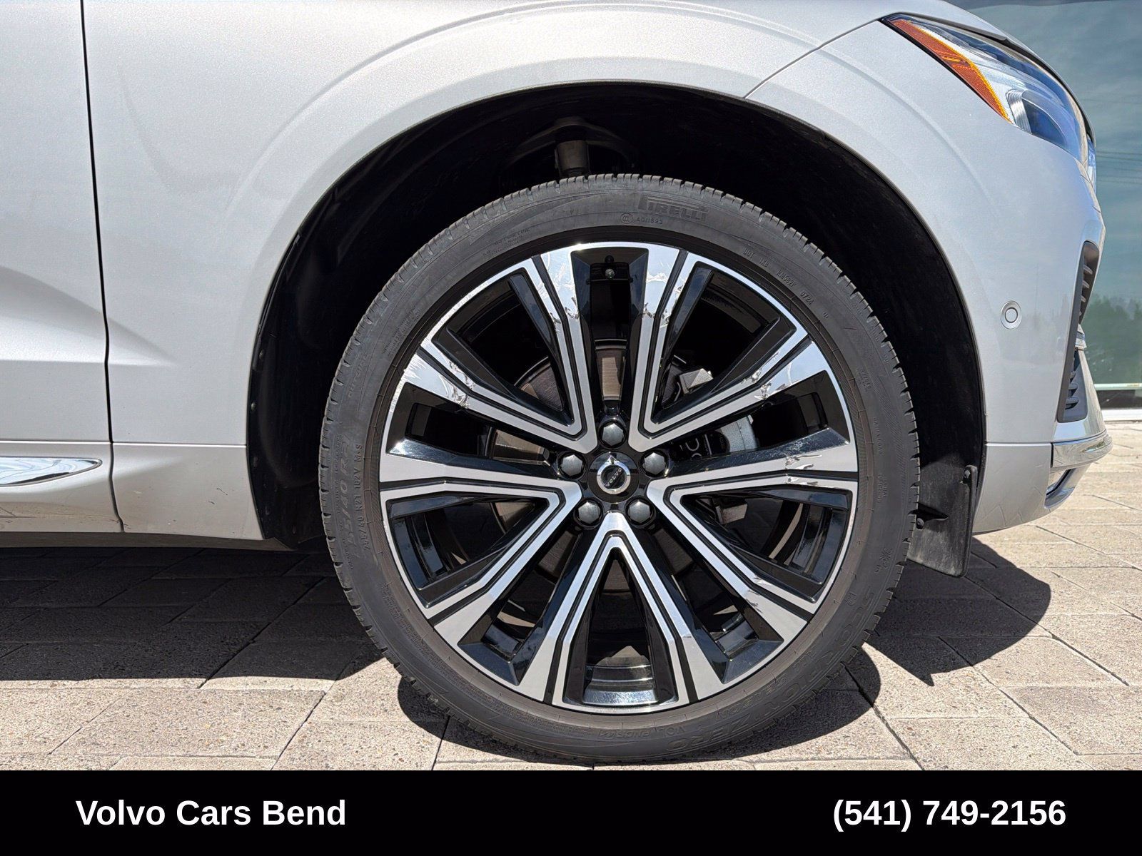 Used 2023 Volvo XC60 B5 Ultimate w/ Climate Package AWD/4WD image 8
