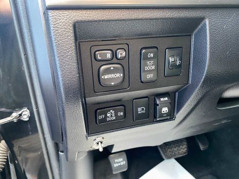 Used 2018 Toyota Tundra Platinum image 22