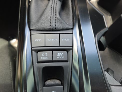 Used 2025 Toyota Camry LE FWD image 25