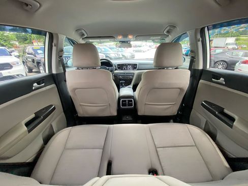 Used 2020 Kia Sportage LX w/ LX Popular Package AWD/4WD image 17