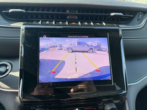 Used 2025 Jeep Grand Cherokee Laredo image 20