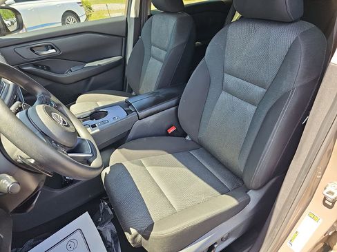 Used 2024 Nissan Rogue SV FWD image 19