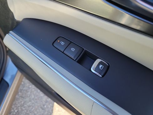 Certified 2025 Kia Sorento S w/ Panoramic Sunroof Package FWD image 11