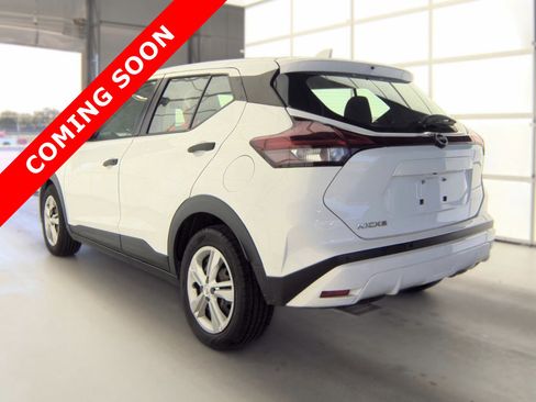 Used 2023 Nissan Kicks S FWD image 5