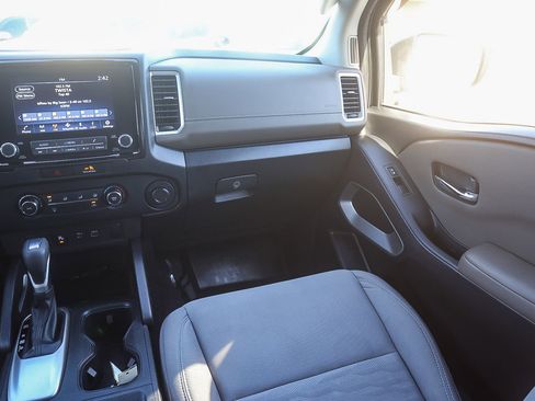 Used 2022 Nissan Frontier SV w/ Technology Package image 15