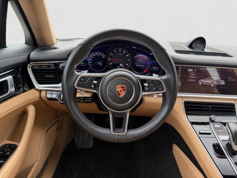 Used 2019 Porsche Panamera image 15