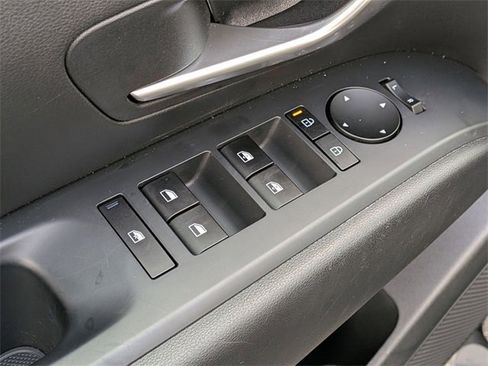 Used 2025 Hyundai Santa Cruz SEL image 14