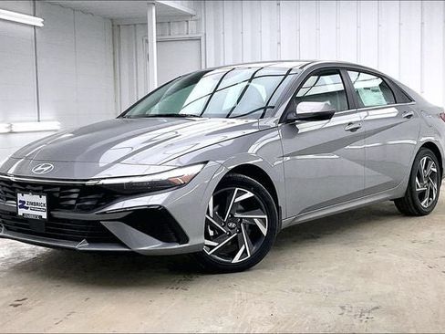 New 2026 Hyundai Elantra Limited image 2