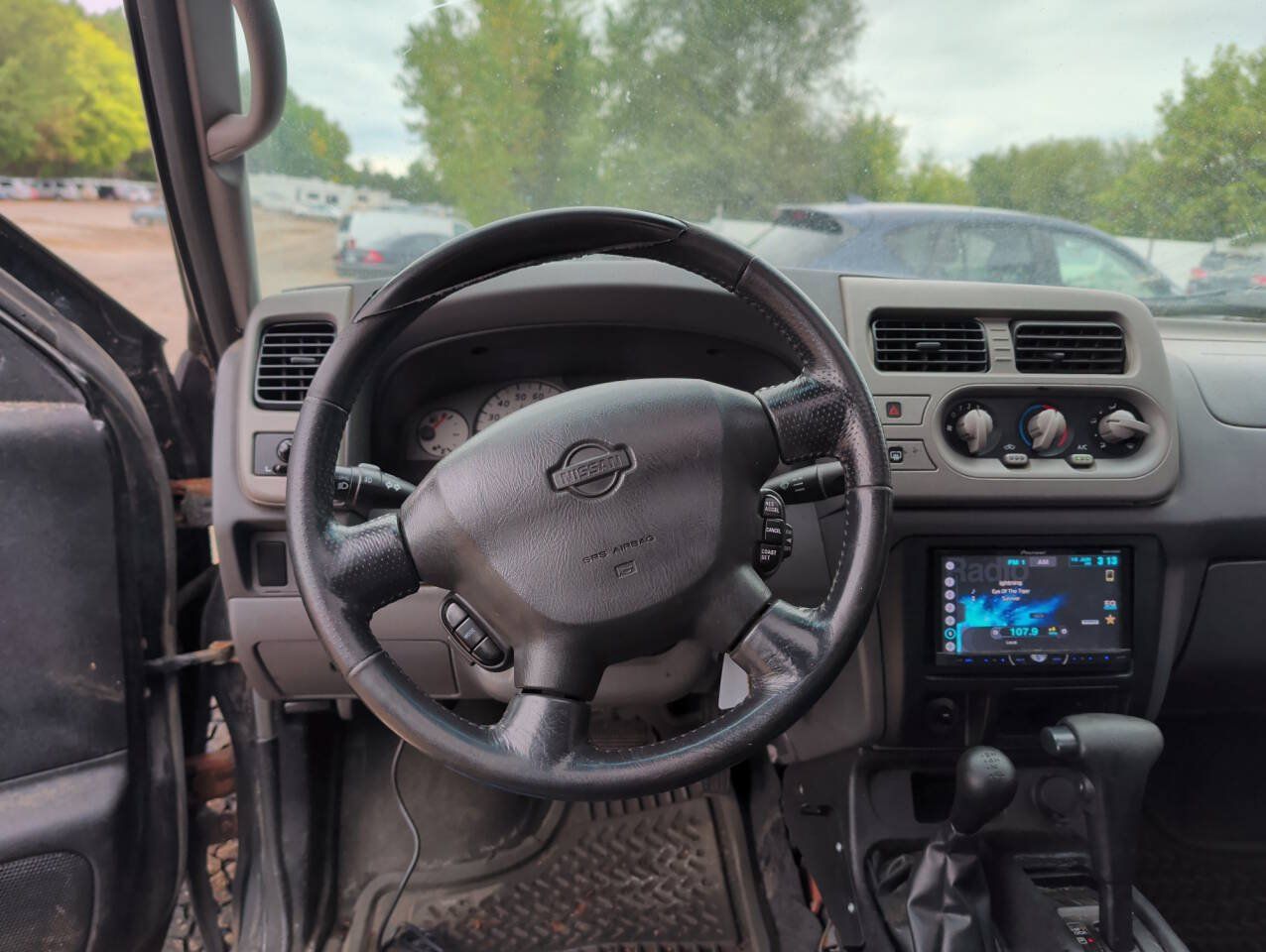 Used 2001 Nissan Xterra SE AWD/4WD image 30