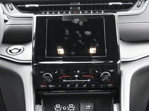 New 2025 Jeep Grand Cherokee Laredo X w/ Luxury Tech Group I image 26