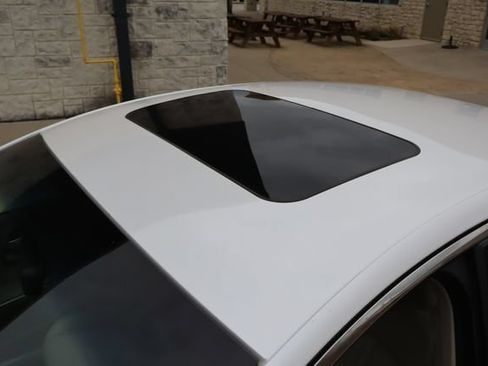Used 2016 Lincoln MKZ w/ Equipment Group 300A Reserve FWD image 4