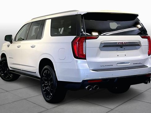 Used 2022 GMC Yukon XL Denali image 12