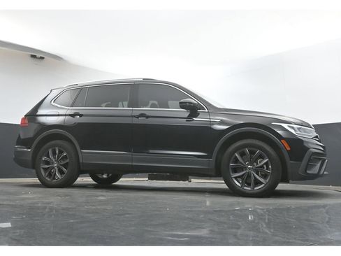 Used 2022 Volkswagen Tiguan SE image 35