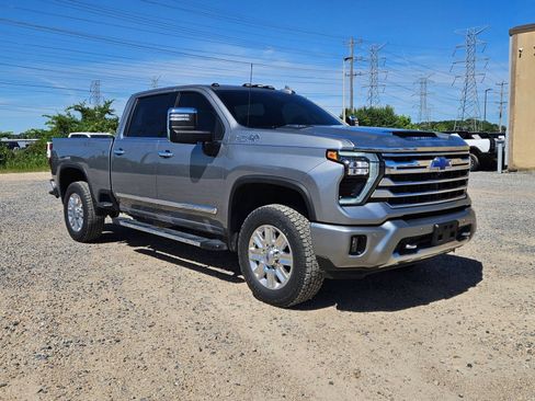 Used 2024 Chevrolet Silverado 3500 High Country w/ High Country Premium Package AWD/4WD image 8