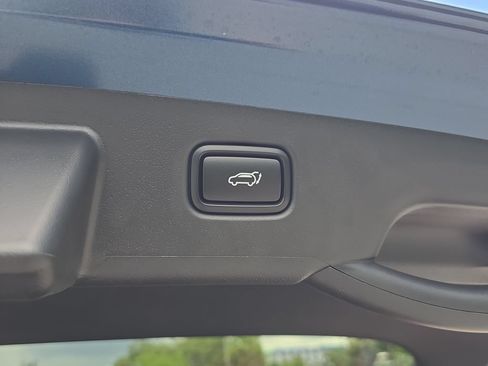 New 2026 Kia Niro SX Touring FWD image 11