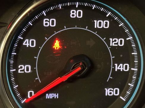 Used 2023 Chevrolet Traverse LT image 30